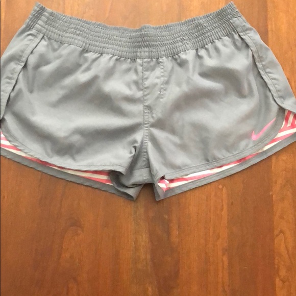 Nike Reversable Running Shorts - Picture 4 of 5